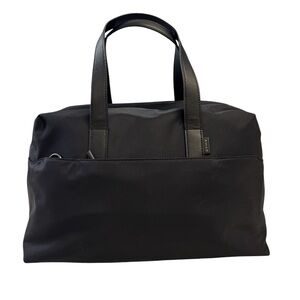 AWAY “The Everywhere Bag”in Black 20L